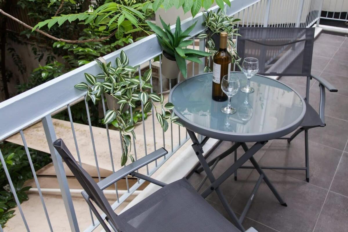 Elegant Urban Escape 1 Bd Apt In Kolonaki Apartment Athens Luaran gambar