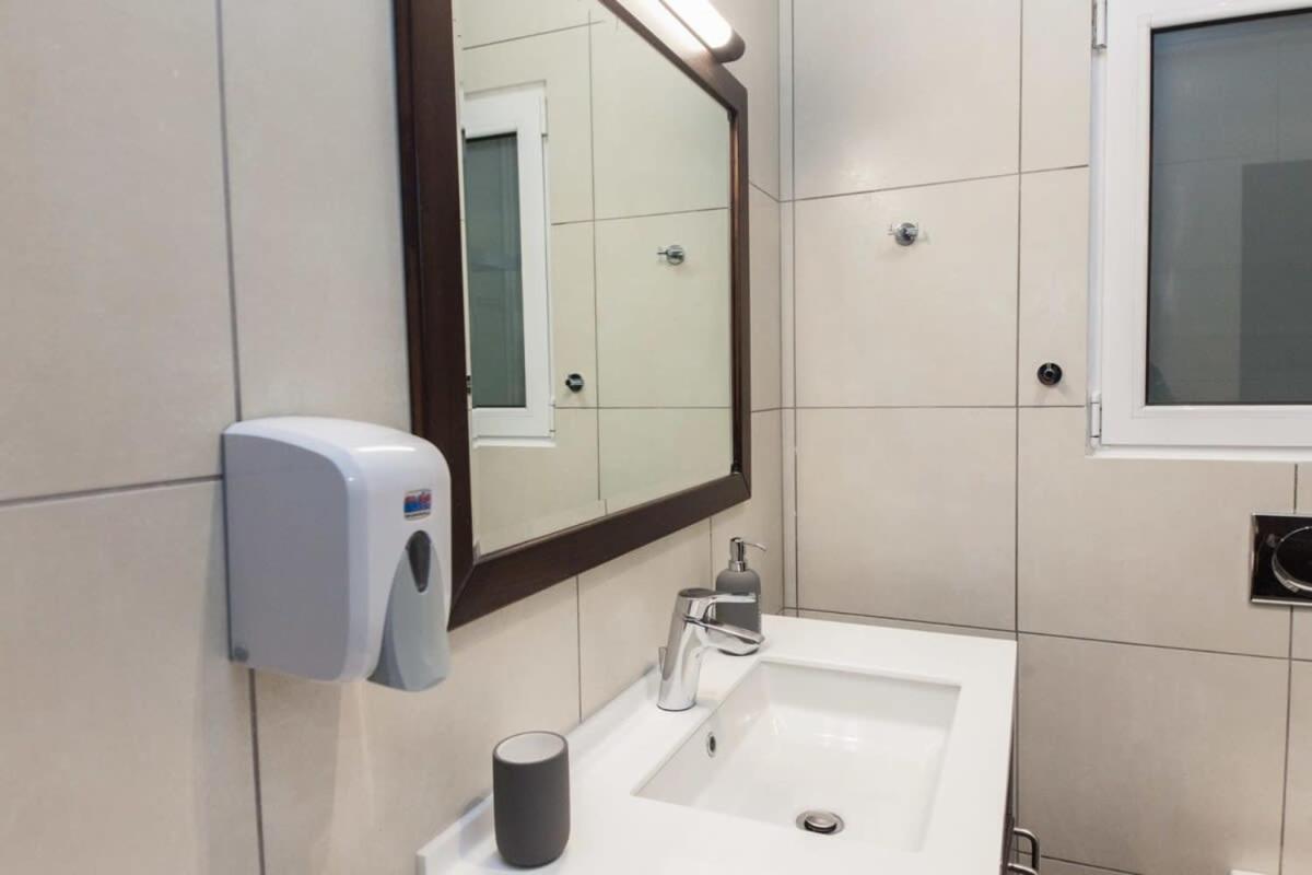 Elegant Urban Escape 1 Bd Apt In Kolonaki Apartment Athens Luaran gambar