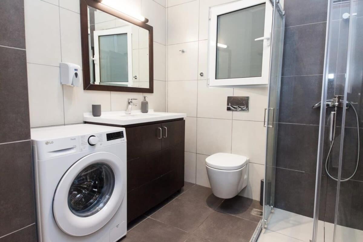 Elegant Urban Escape 1 Bd Apt In Kolonaki Apartment Athens Luaran gambar